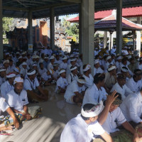 Merayakan Hari Raya Galungan Dirjen Bimas Hindu Sembahyang Bersama Denga Ribuan Umat Hindu Di Kabupaten Luwu Timur